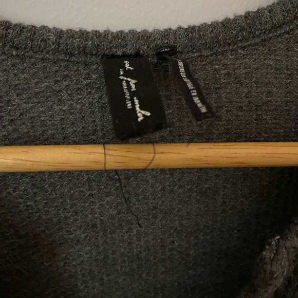 Grey knit long sleeve - Picture 2 of 3